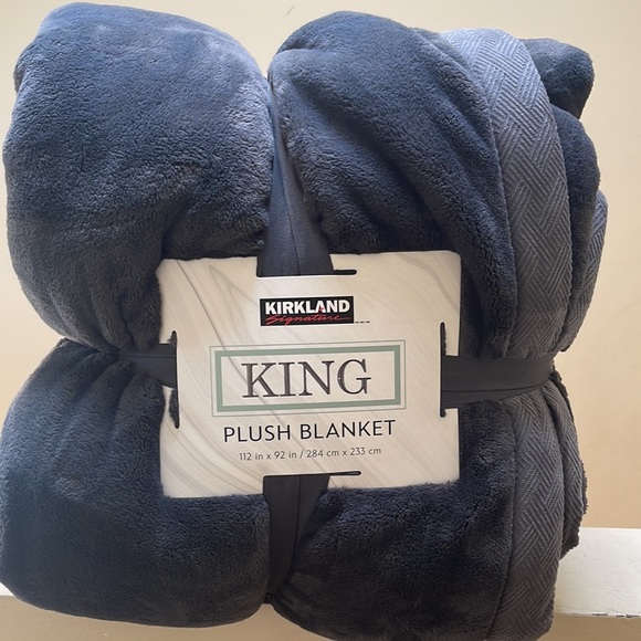 Kirkland Signature Bedding Kirkland Signature King Plush Blanket